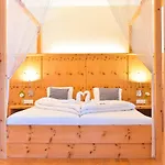 Tauernstern מלון