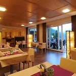 Tauernstern מלון